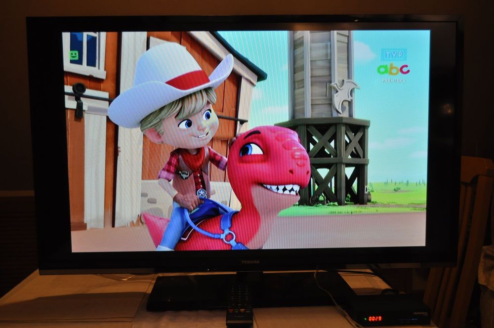 Telewizor Toshiba 40" 40RL938 z pilotem.