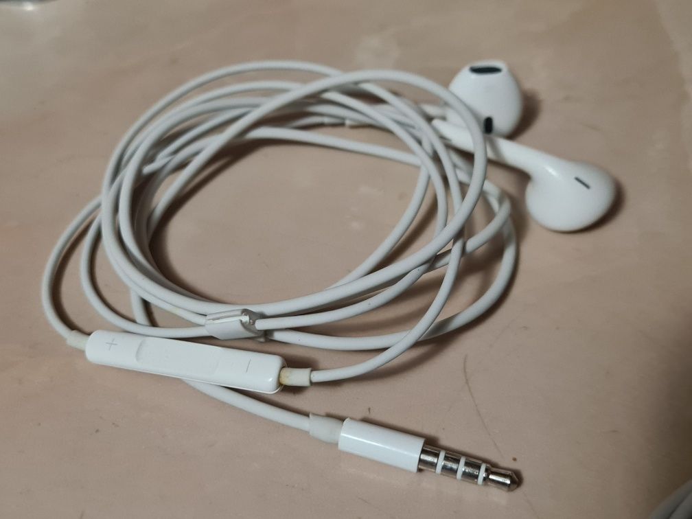 Оригінальні Навушники Гарнітура Apple Earpods A1748 Lightning та 3.5мм