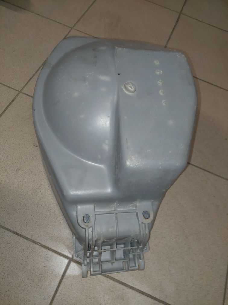 Schowek narzędziowy skuter 125 Yamaha