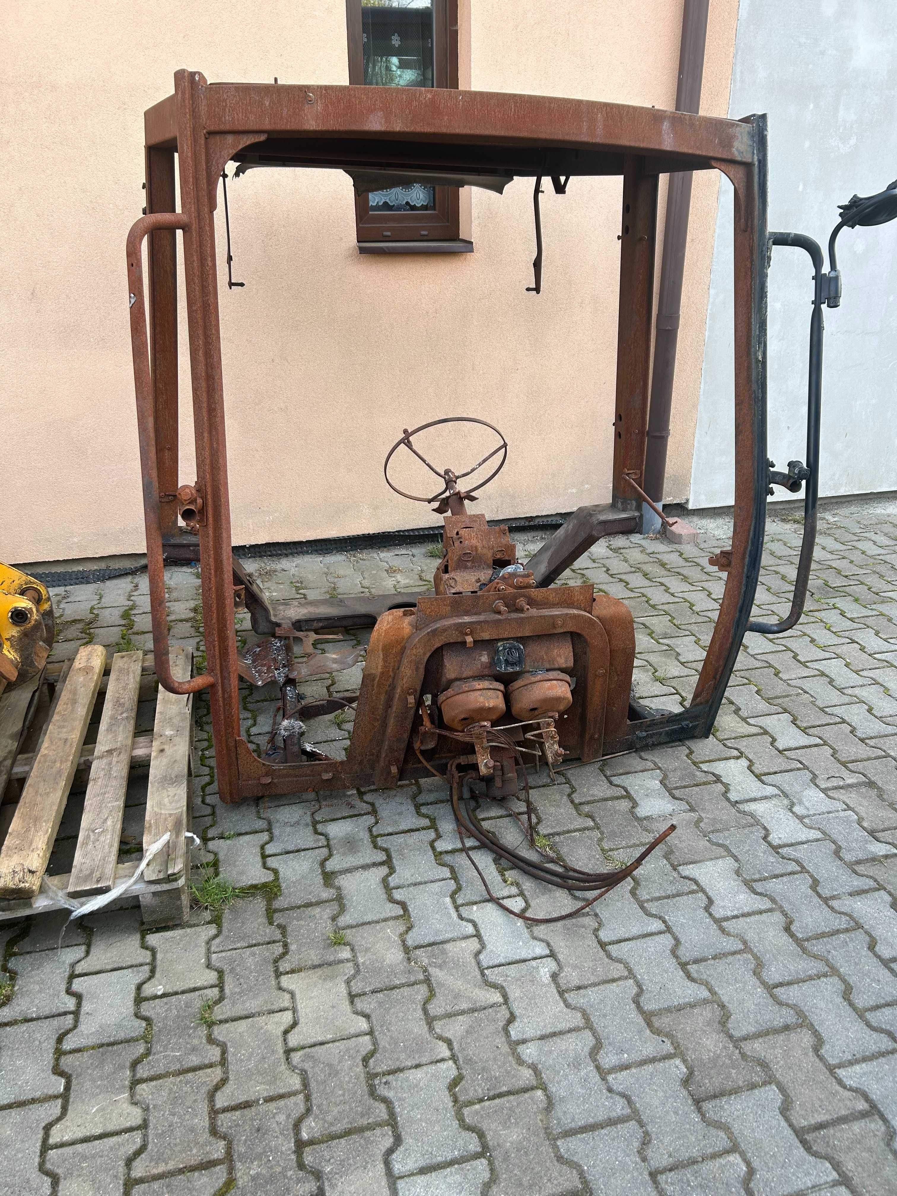 Części do JCB 3CX 2004r mosty, skrzynia, rama, kabina, ramie przód