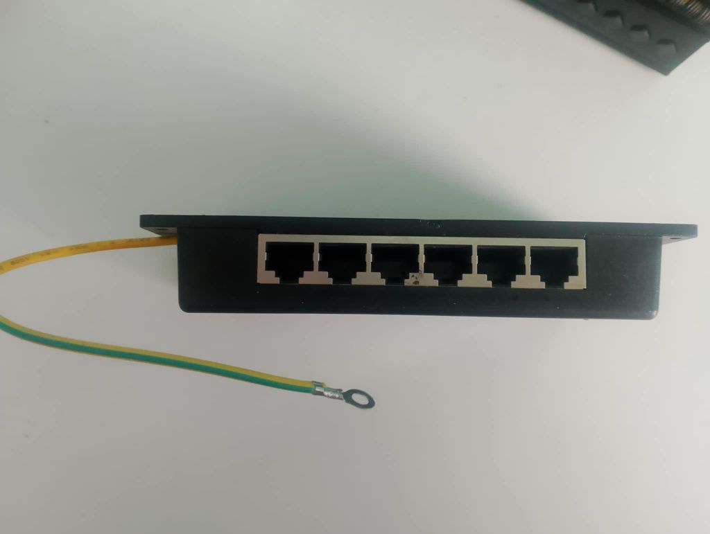 Gigabit zasilacz PoE injector 6x RJ45