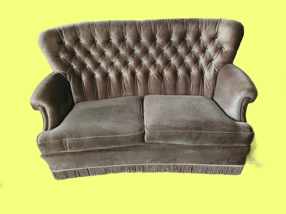 Sofá antigo de dois lugares em veludo - Sem qualquer zona rasgad