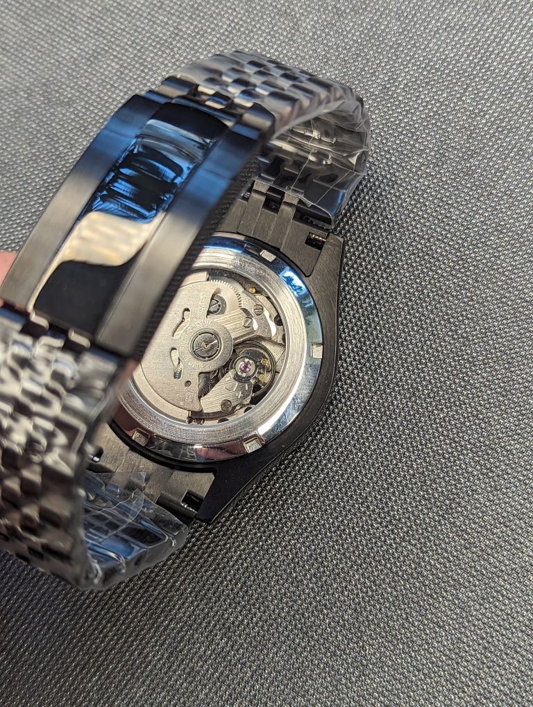 Seiko mod stealth dweller