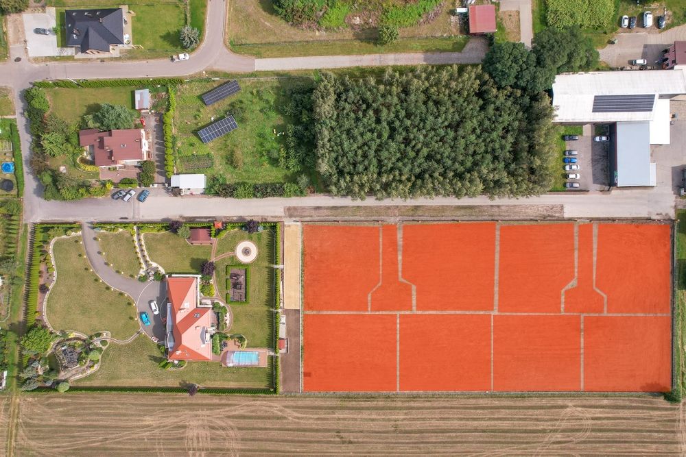 Sprzedam działkę budowlaną, ogrodzoną z asfalt. dojazdem gaz woda prąd