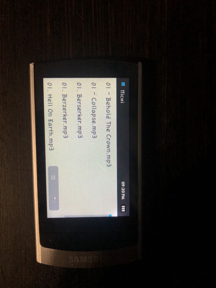 Продам Samsung YP-R1 16gb