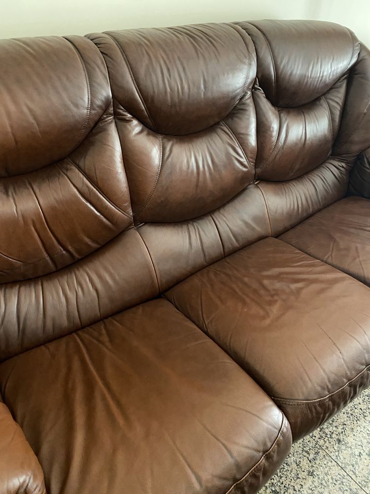 Conjunto três sofás de couro
