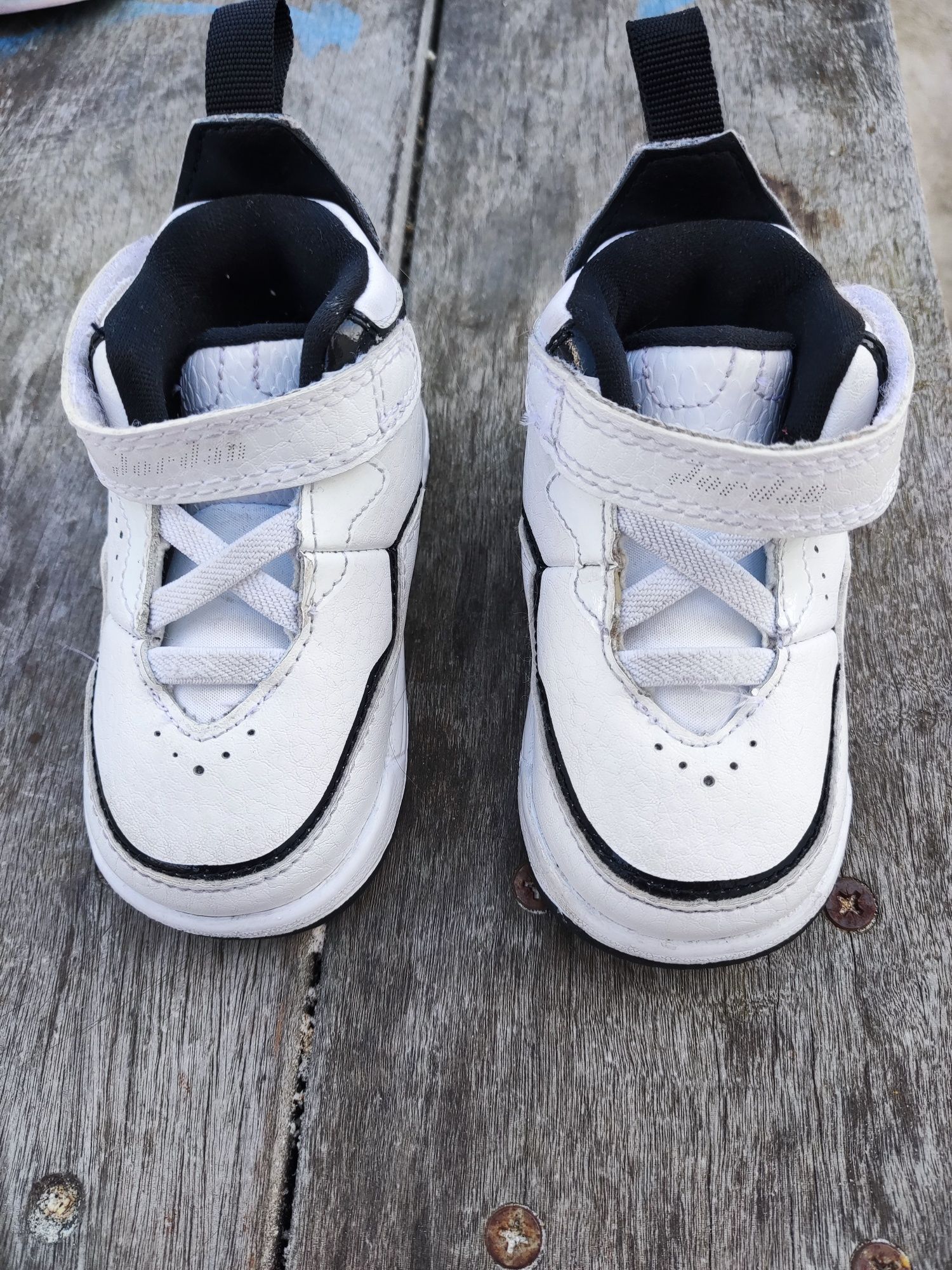 Sapatilhas bebê new balance n19 e jordan n19,5