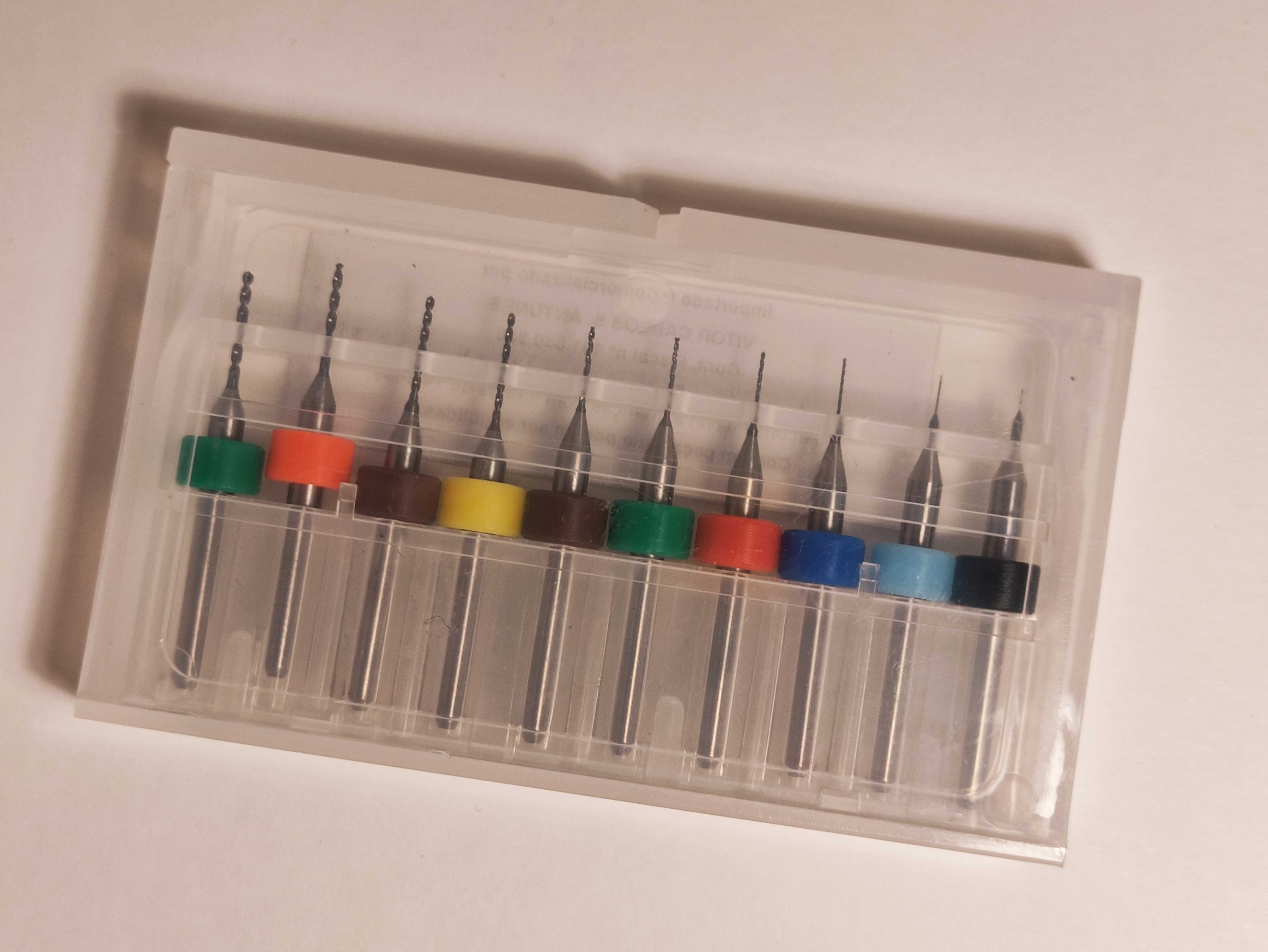 Ferramentas para modelismo Tamiya e Olfa.