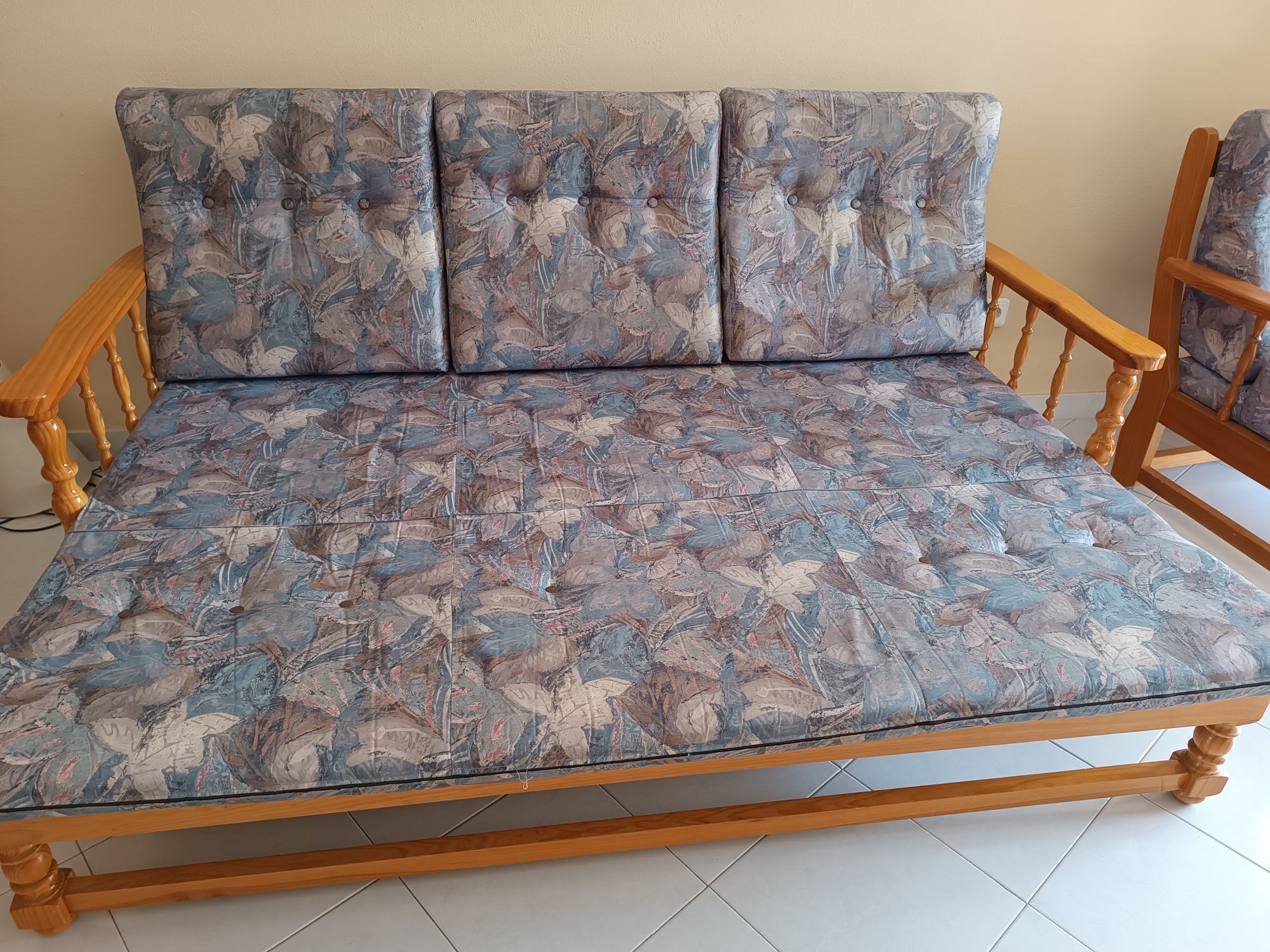 Sofá cama em bom estado