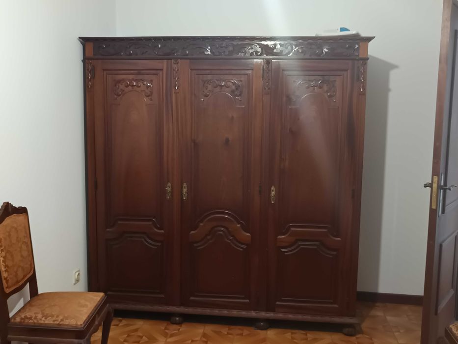 Conjunto de quarto antigo
