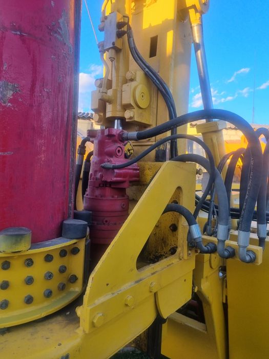 Бурова установка гусенична, trivelsonda, буріння під сваї, Маїт