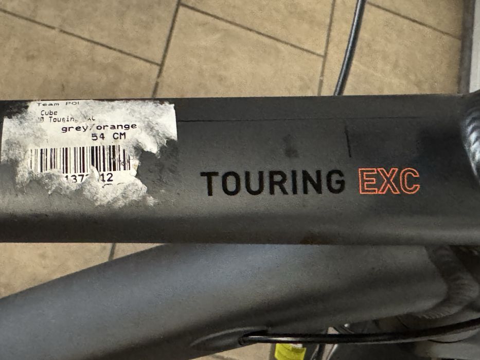 Rower Cube Touring EXC, rama M, mało używany - jak nowy