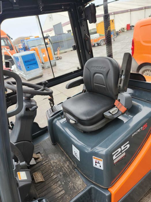 Wózek widłowy Doossan D25 S5  z obrotnicą - 2017 r -3000 mth