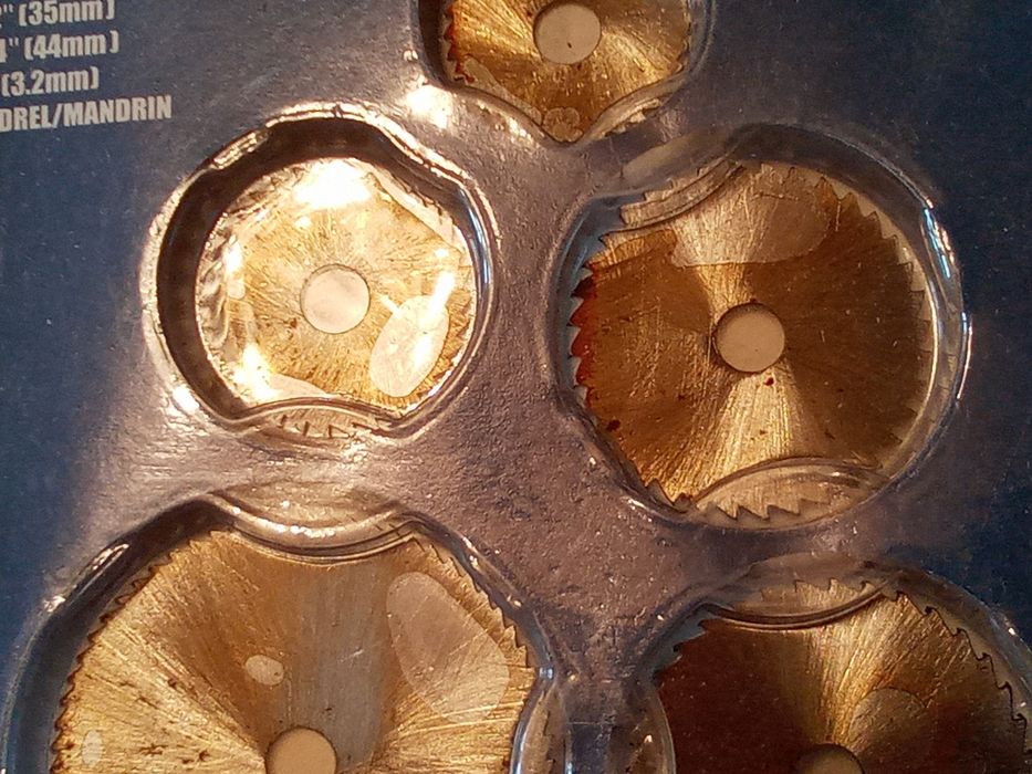 Линза, круговая пила .