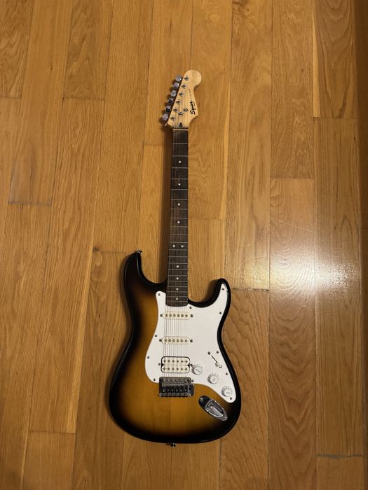 Guitarra Elétrica Squier Sonic Stratocaster Sunburst Fender