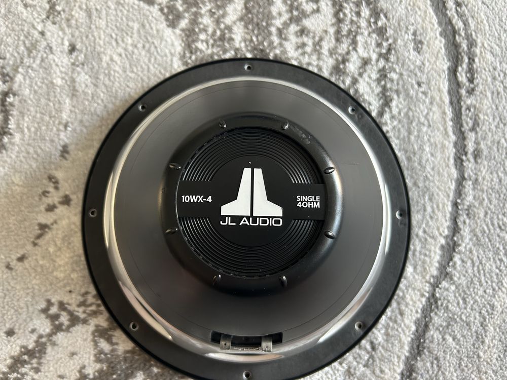 Glosnik basowy JL Audio