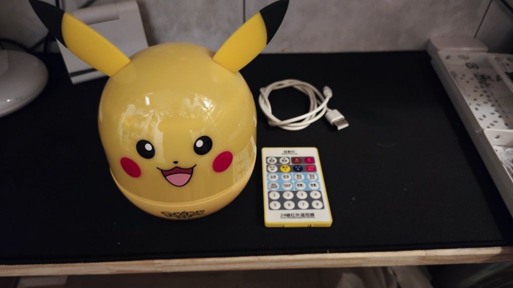 Luminária & projetor pikachu com música
