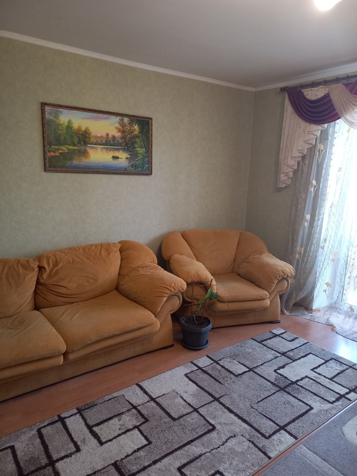 Продам 1 ком.квартиру р.н Надежда.