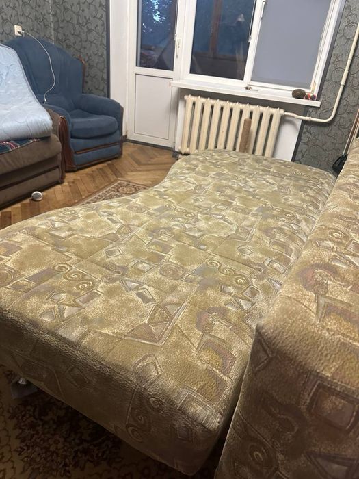 Зручний розкладний диван у гарному стані. 200х160