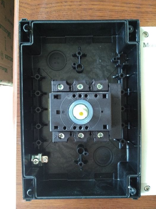 Eaton 207348 wyłącznik 3P 63A 1Z 1R w obudowie IP65 P3-63/I4/SVB/HI11