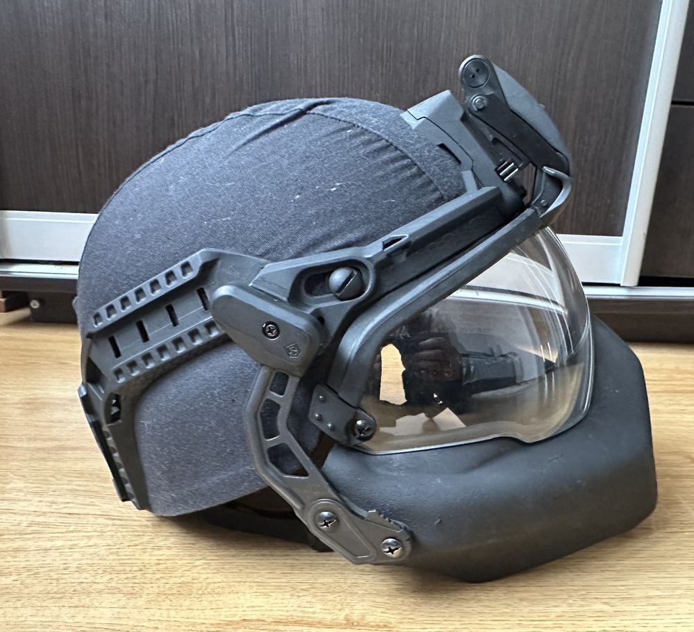 Защита головы Revision Military BATLSKIN P2 Viper Black Helmet USA