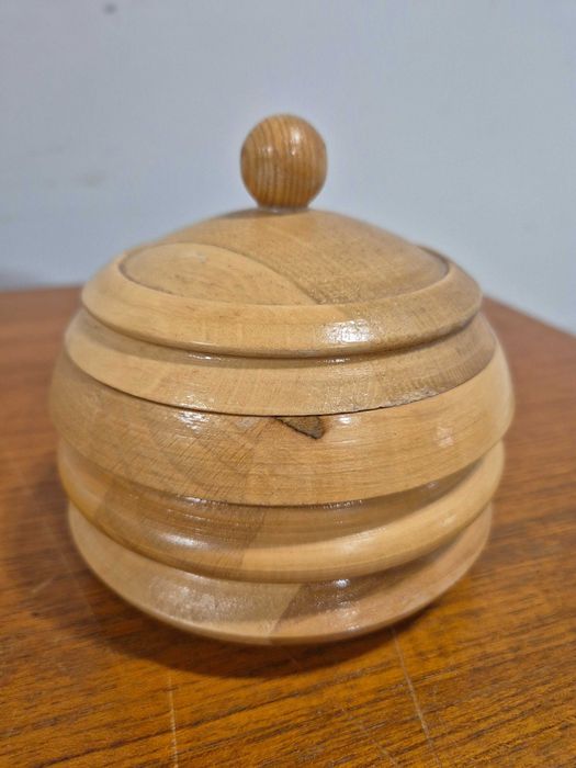 Drewniana szkatułka toczona PRL