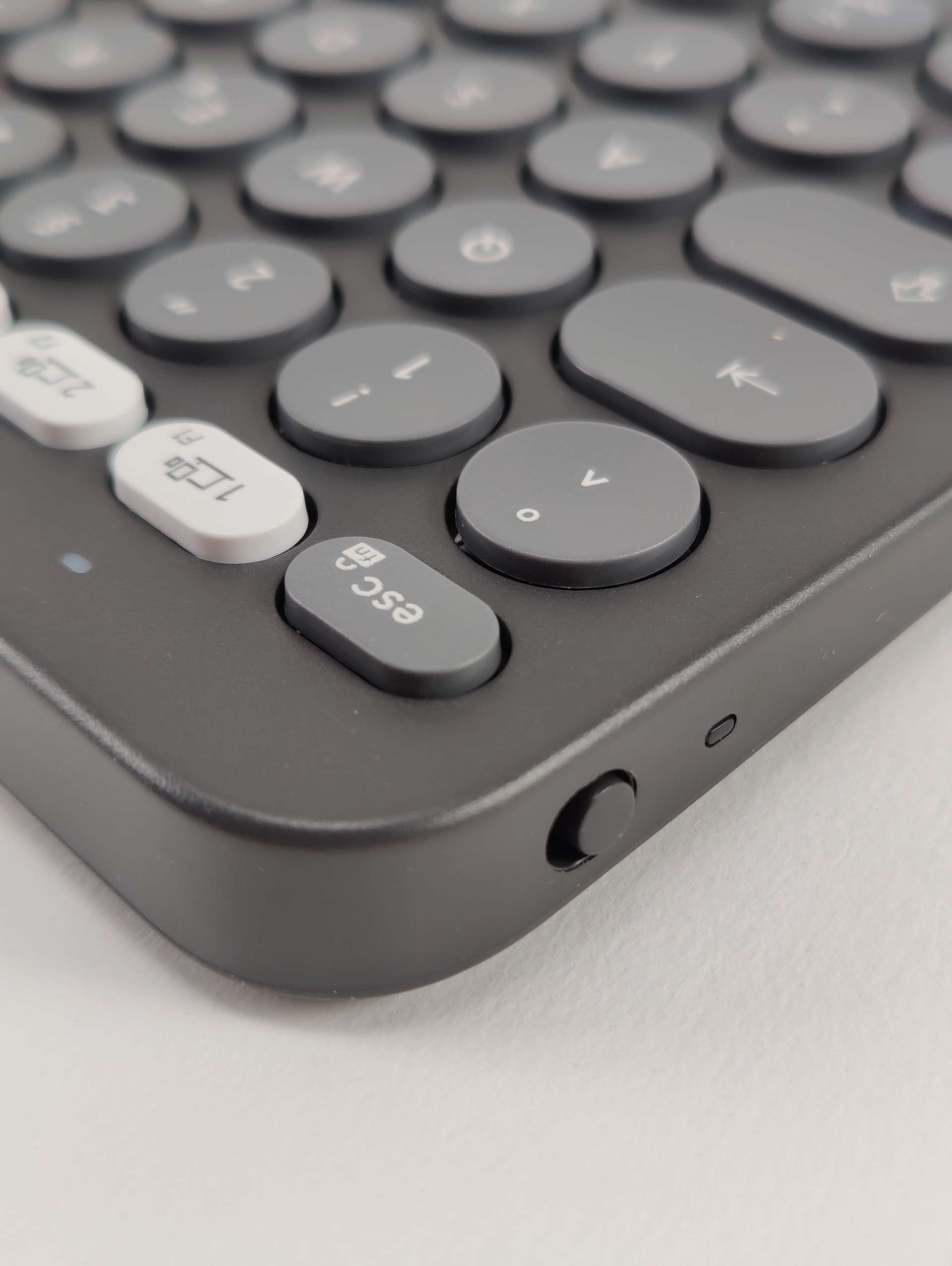Logitech Pebble 2 Combo for Mac QWERTZ Układ Niemiecki Grafitowy