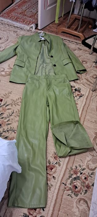 Костюм бешка єко ткань  красивого цвета