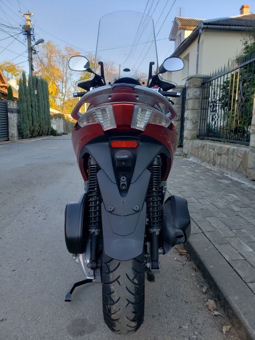 Скутер Piaggio Mp3 125ie Yourban