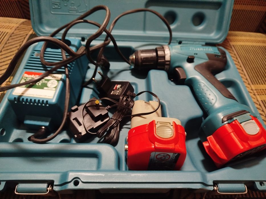 Шуруповерт Makita