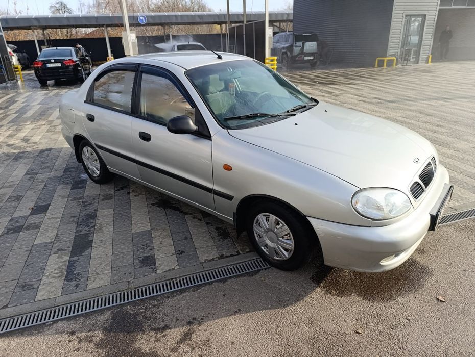 Продам ланус  2009 рік 1.6 газ бенз