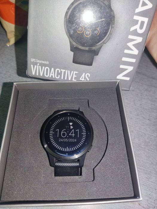 Smart watch, vivoactive 4s Garmin
