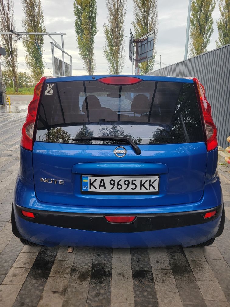 Nissan  note 1,6 automatic