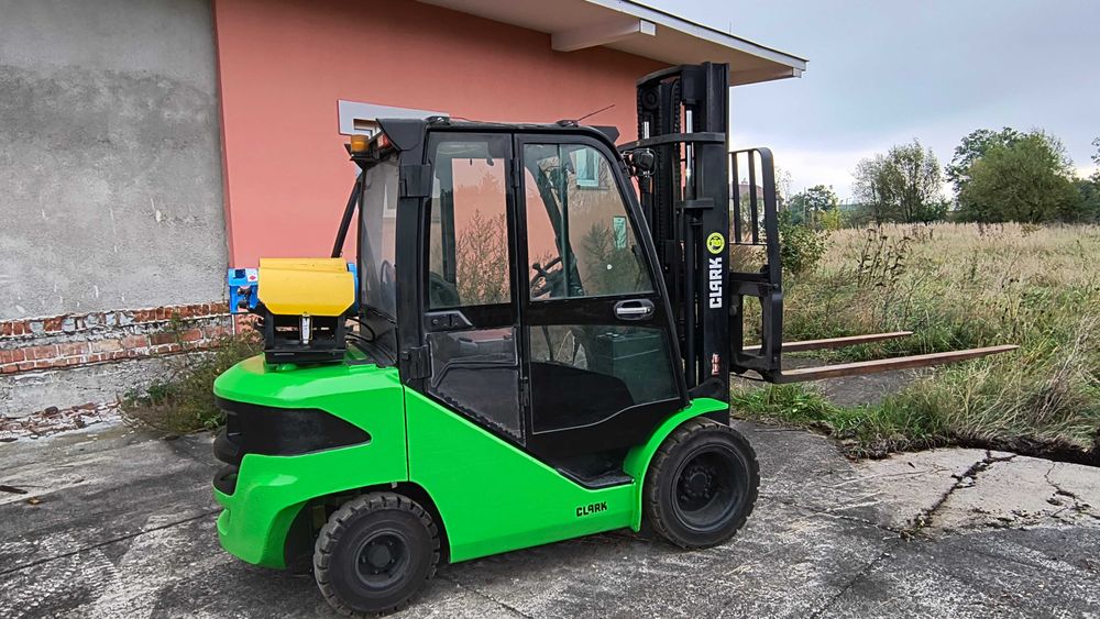 Wózek widłowy Clark S35l
