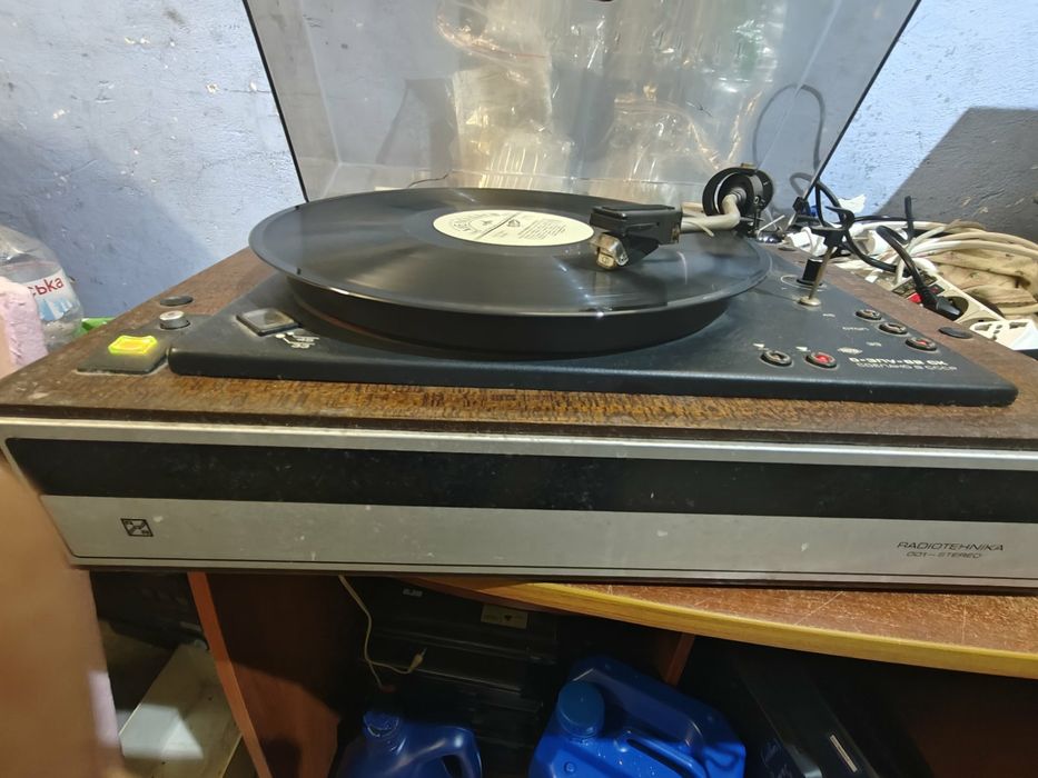 Проигрыватель винила RADIOTEHNIKA 001- stereo
