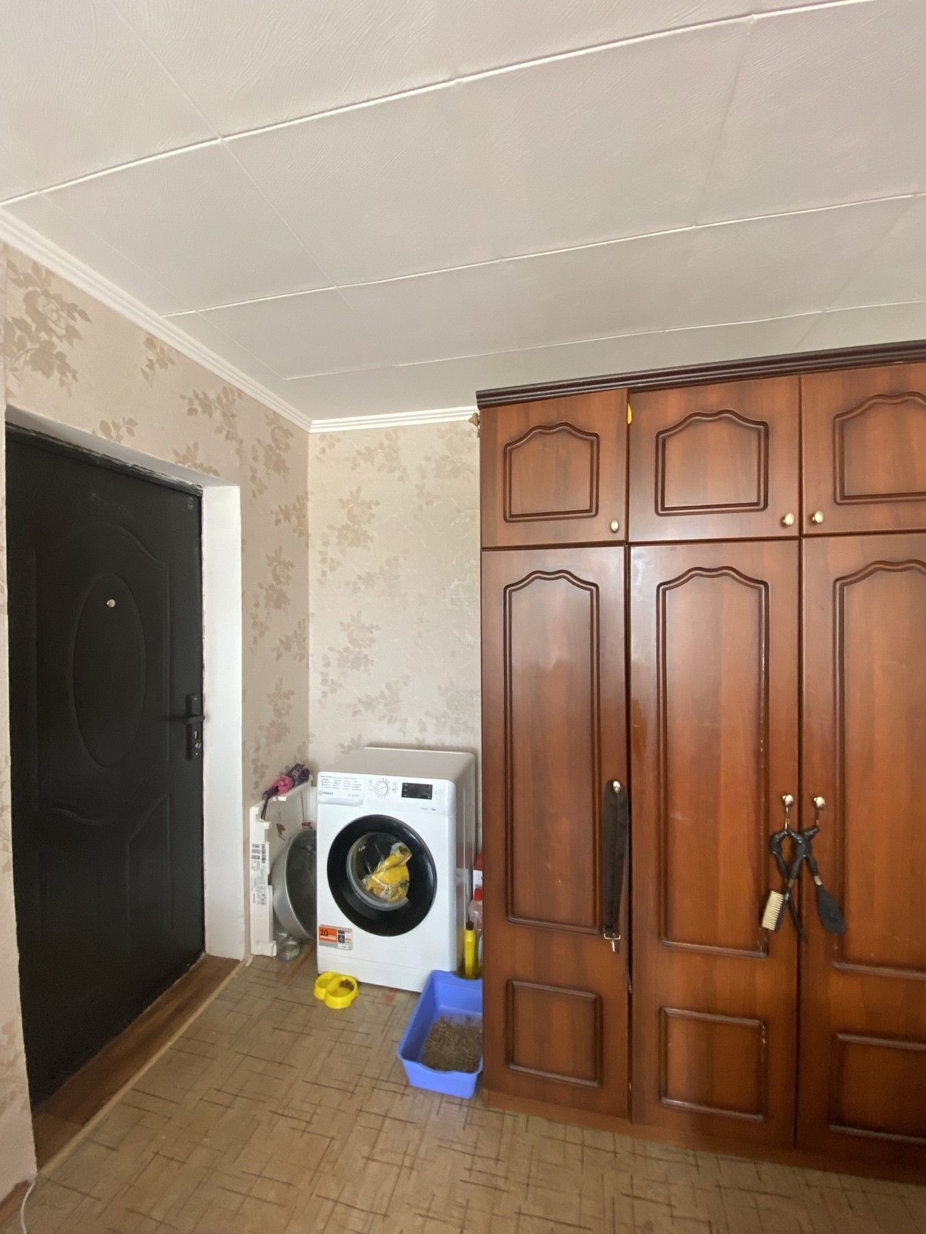 Продається затишна кімната в гуртожитку блочного типу. Лариса