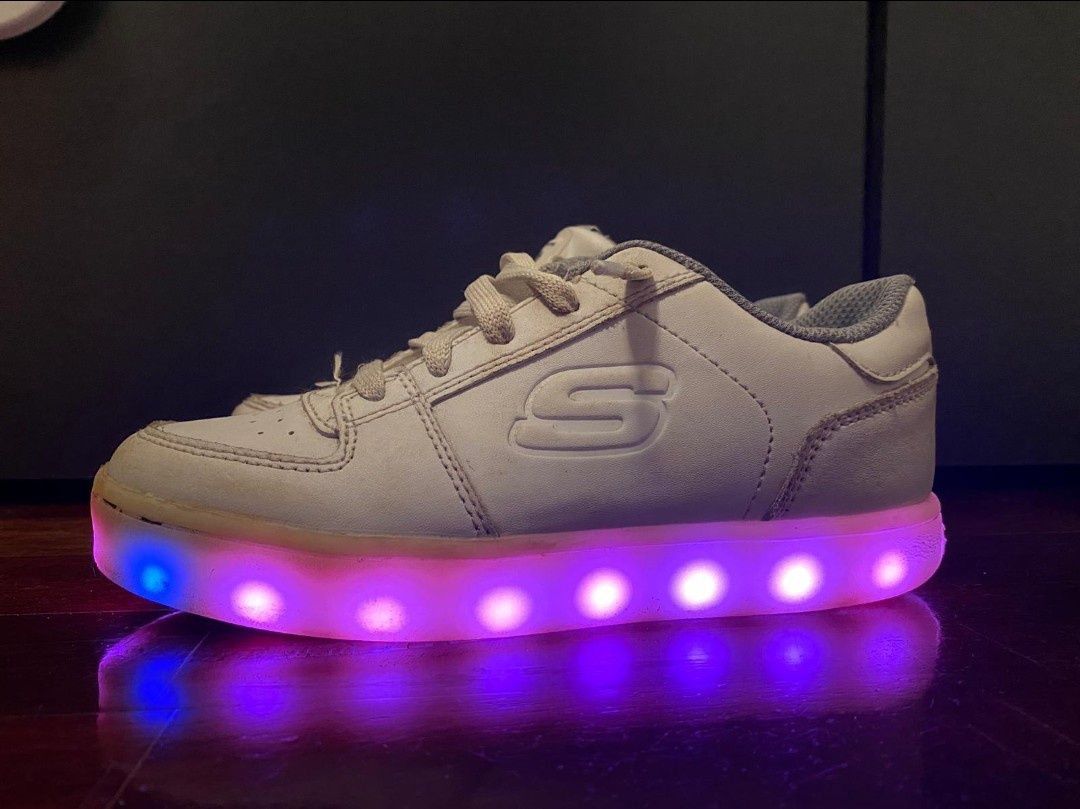 Skechers usados algumas vezes