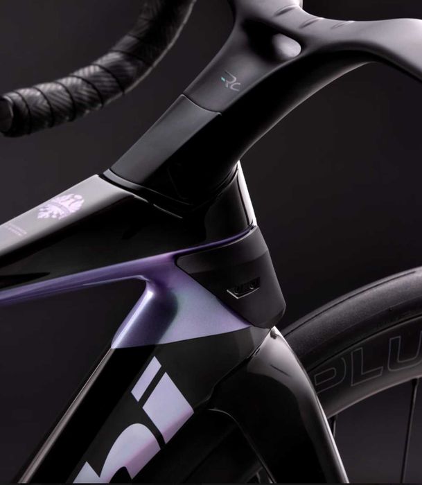 Nowy rower szosowy BIANCHI OLTRE PRO Force AXS E1 2026 Super Cena!