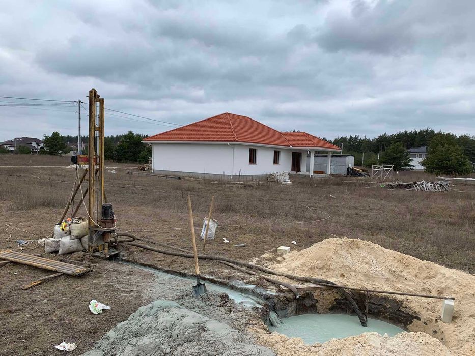 Буріння свердловин під ключ Українка. Монтаж обладнання. Бурение