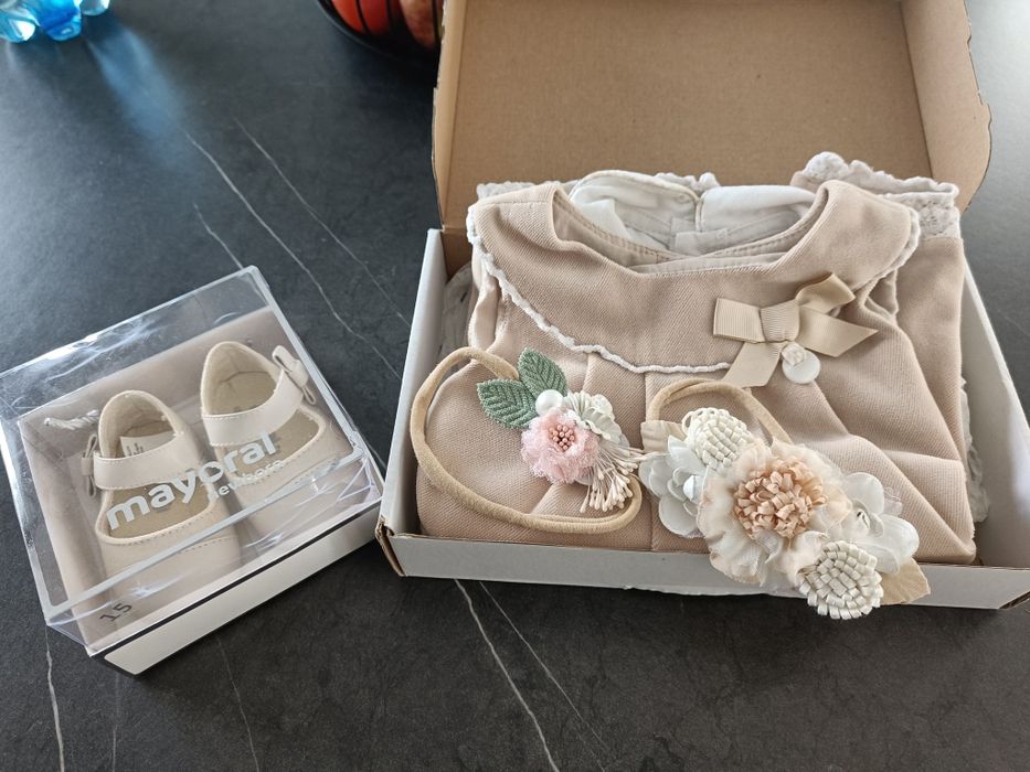 Ubranie sukienka  na chrzest dla dziewczynki 68 komplet buty opaski