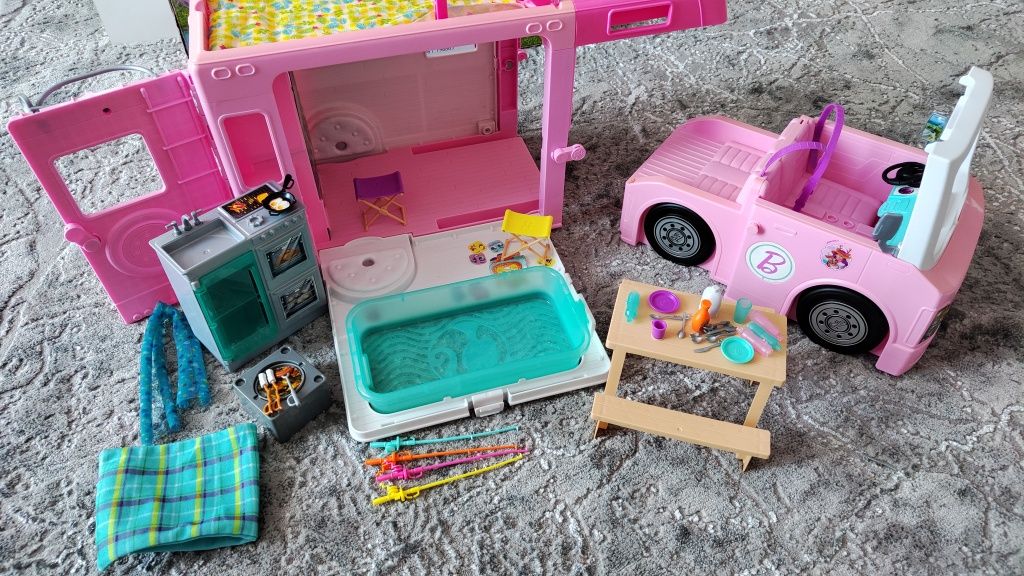 Camper Barbie BDB+