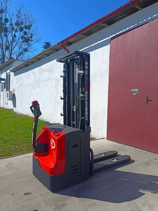 Штабелер електричний 774 EP ES16 1,6т 4,50 м Lion АКБ