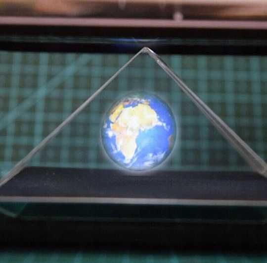 Naukowy Gadżet Projektor hologramowy Holograficzny Piramida 3D
