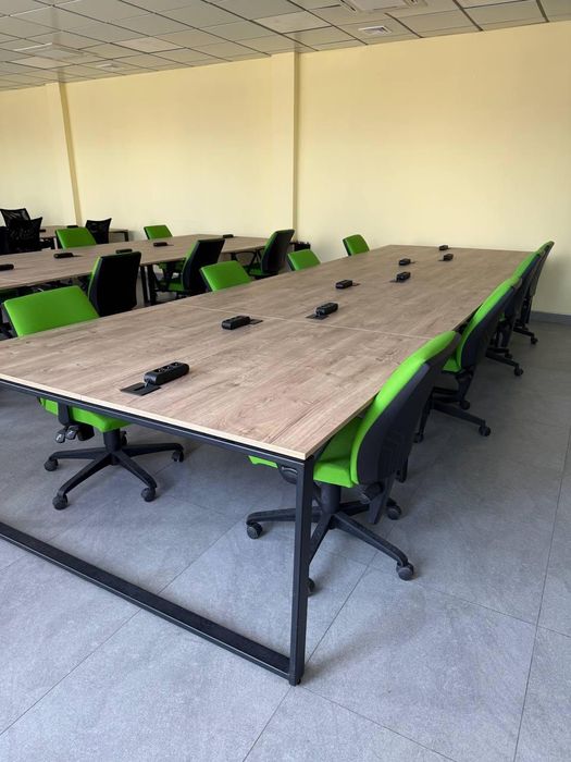 Большие столы кресла менеджера