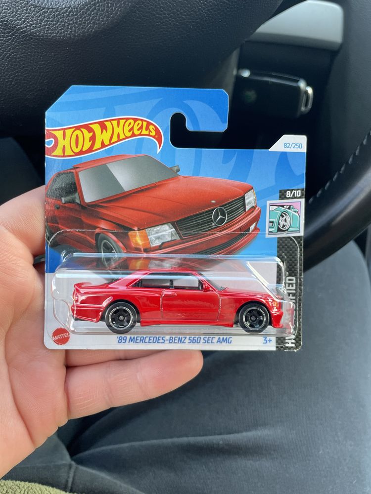 Hot wheels mercedes benz 560 sec amg red