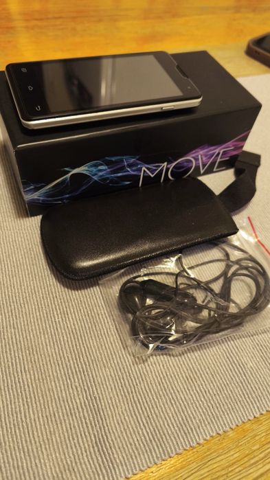 Telefon Krüger & Matz Move z etui i słuchawkami