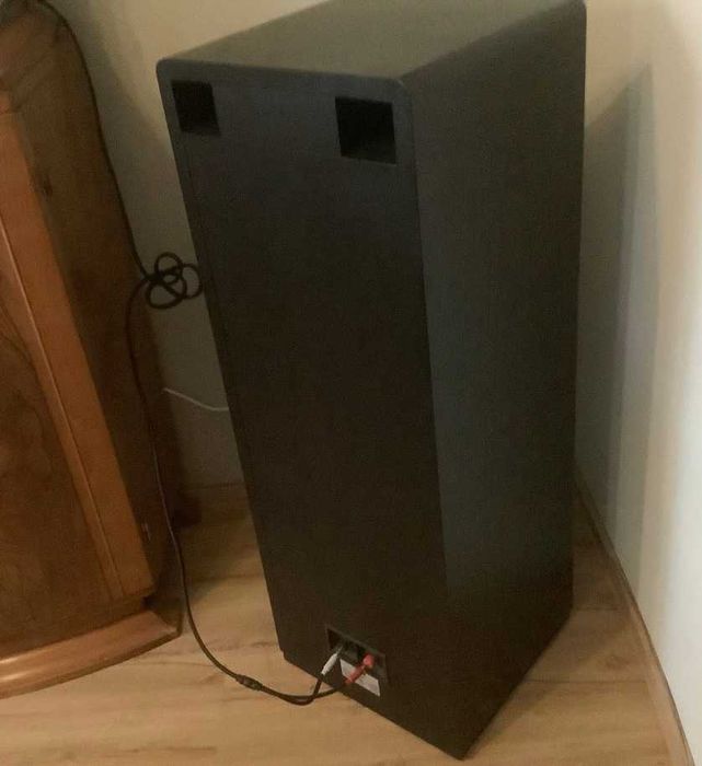 Р-в Canton CT 2000. Німецькі акустичні системи