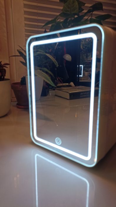 Mini Lodówka kosmetyczna