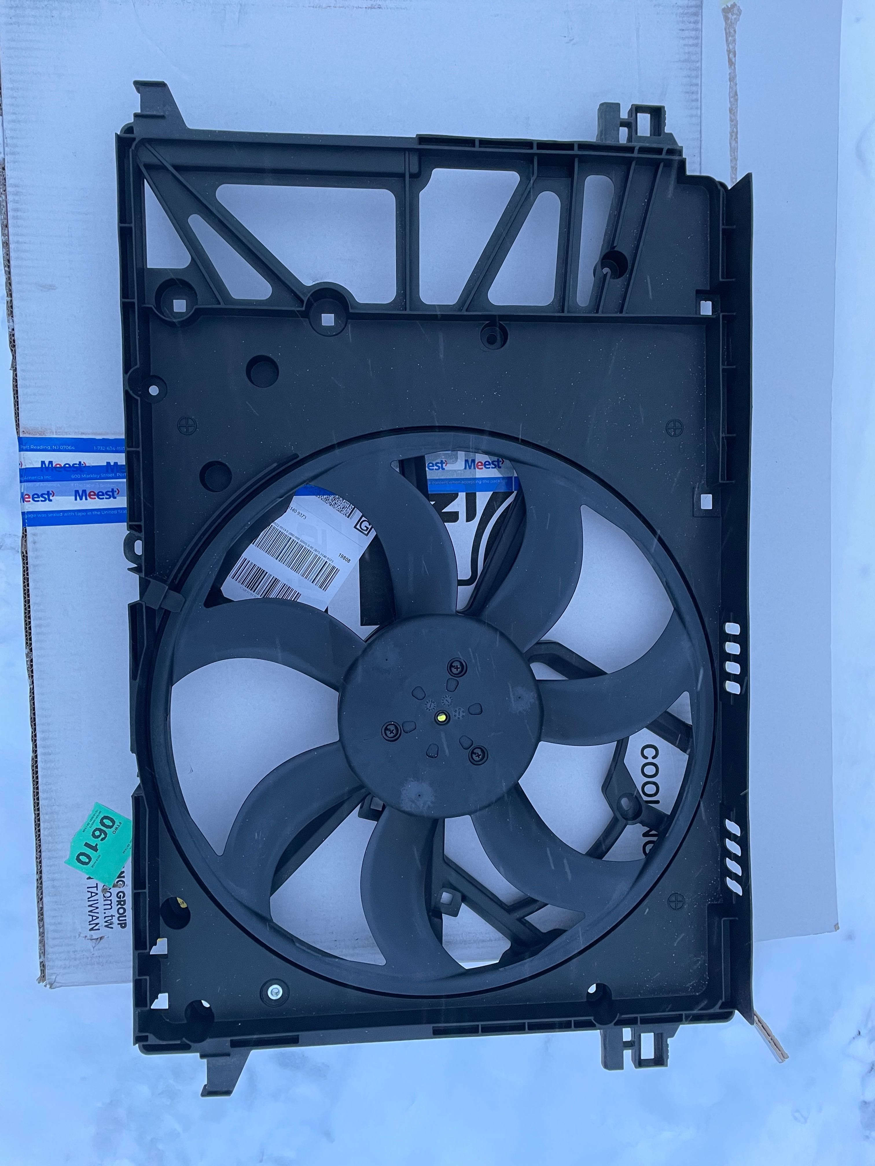 Диффузор вентилятора Toyota RAV4 2.5, Avalon, Camry, Lexus Es350 2019-