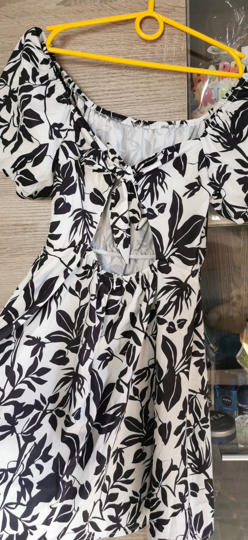 Sukienka letnia elegancka plecy wiązane 36